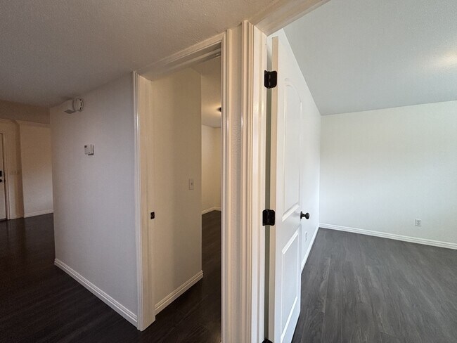 Building Photo - 5700 S 900 E
