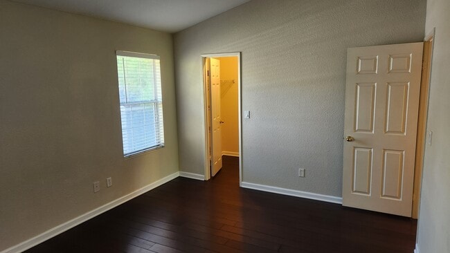 Building Photo - 8170 Mountain View Dr