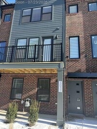Building Photo - 3032 Hydrangea Ln
