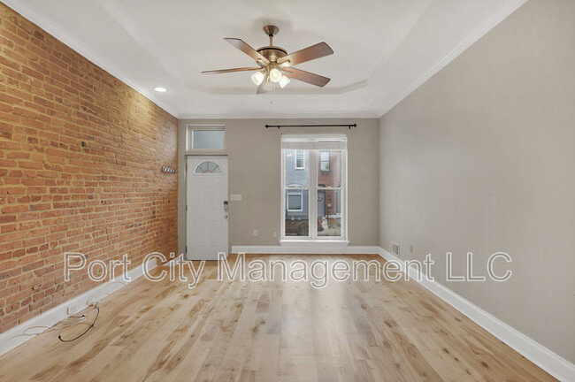 Building Photo - 131 S Bouldin St