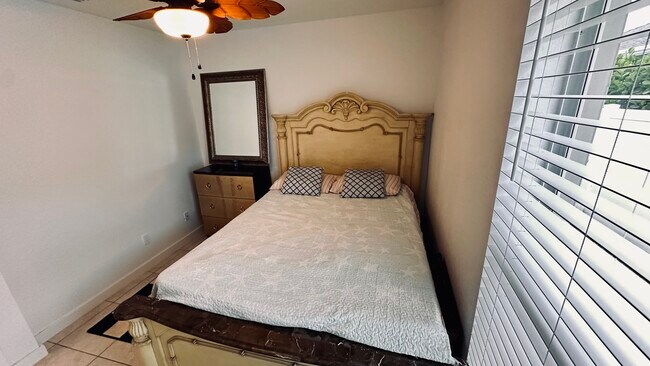 Building Photo - 3869 SE Lee St