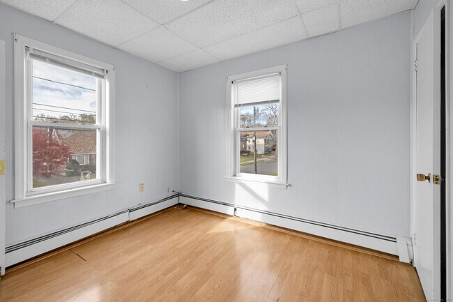 Building Photo - 223 Lawlor St