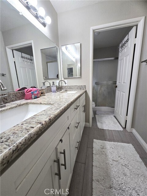 Building Photo - 1319 S Country Way