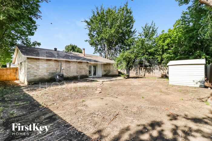 Building Photo - 1715 Glenview Ln