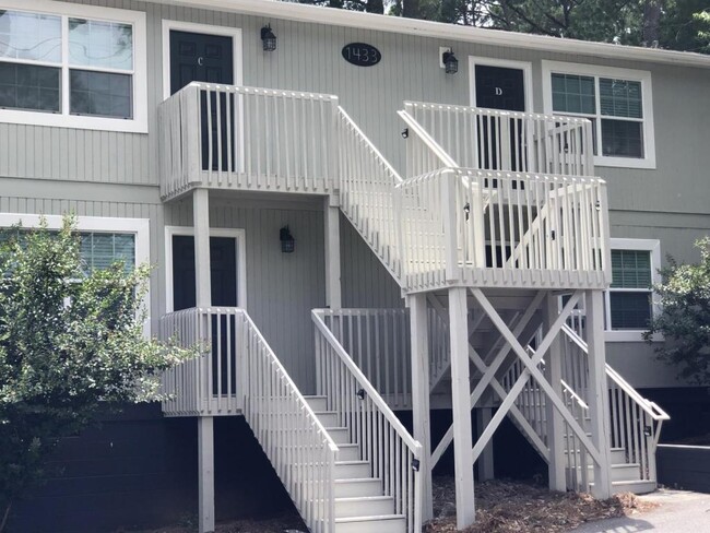 Building Photo - 1433 Fernwood Glendale Rd