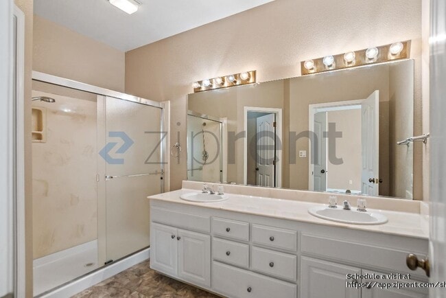 Building Photo - 3082 Rodeo Ln