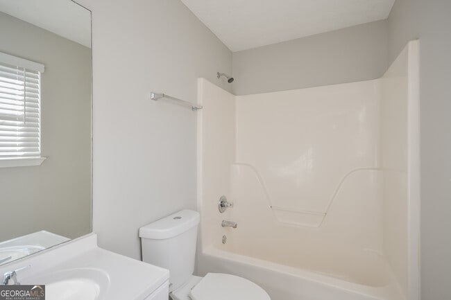 Building Photo - 55 Pebble Ridge Dr