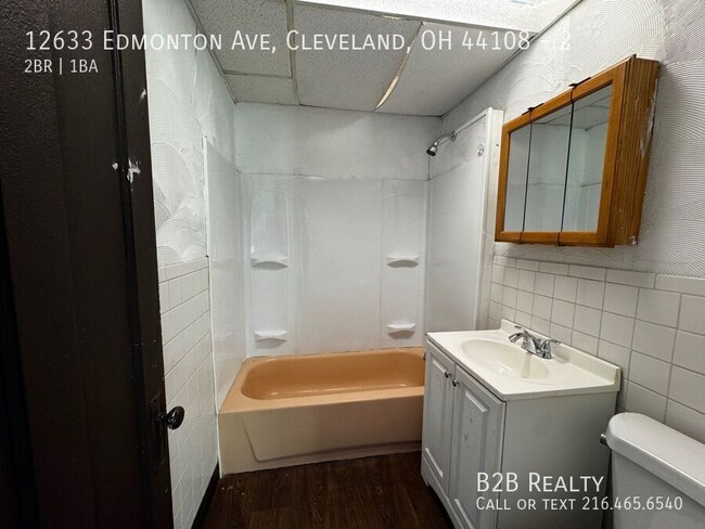 Building Photo - 12633 Edmonton Ave