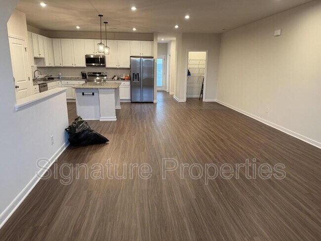 Building Photo - 14469 Hancock Towns Dr