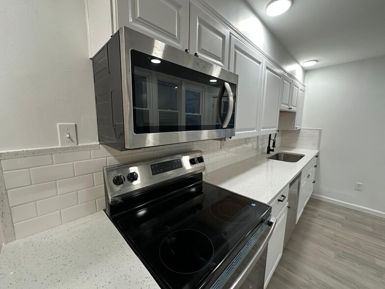 Building Photo - 2323 Patterson Ave