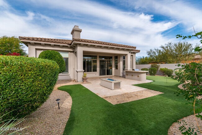 Building Photo - 9901 E Edgestone Dr