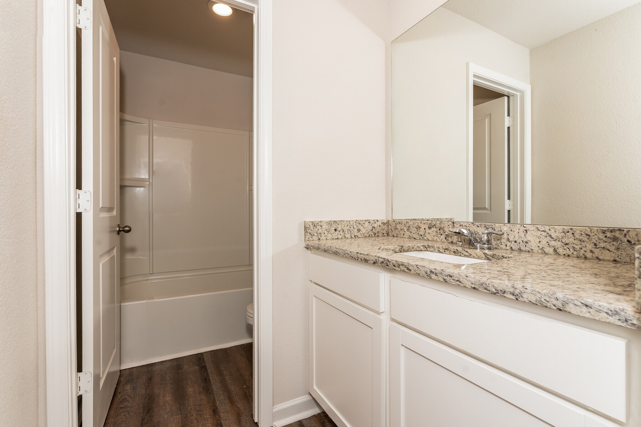 Building Photo - 3302 Bridgewood Dr