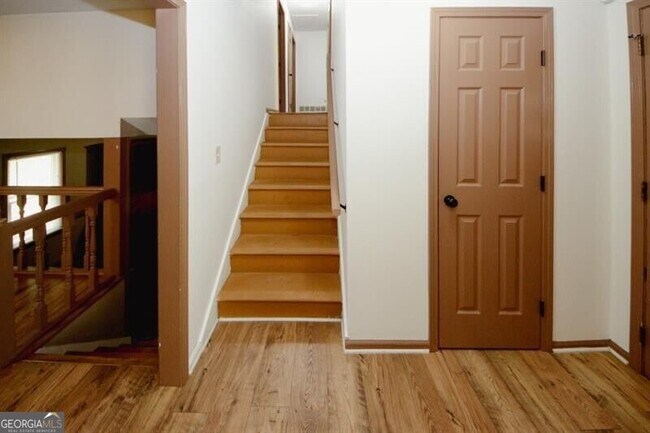 Building Photo - 4033 Scenic Mountain Dr SW