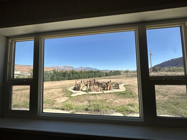 Building Photo - 181 W Rio Grande Dr