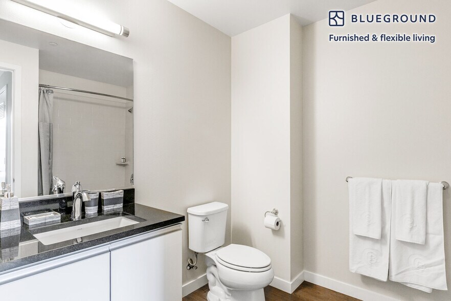 Building Photo - 690 Long Bridge St