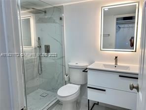 Building Photo - 1 br, 1 bath Condo - 2401 Collins Ave Apt ...