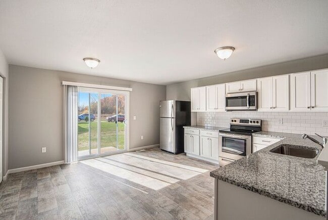 Building Photo - 5484 Eagle Glen Dr SW