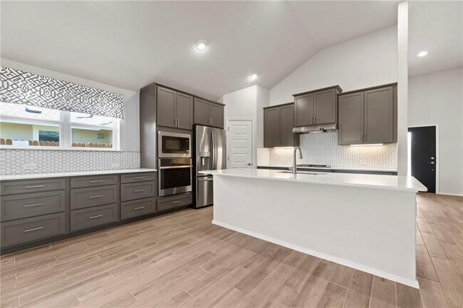 Building Photo - 102 Crooked Trail