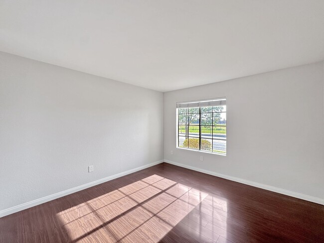 Building Photo - Great 2B/2BA Condo in Mira Mesa!