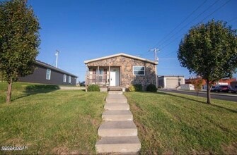 Building Photo - 2331 S Joplin Ave