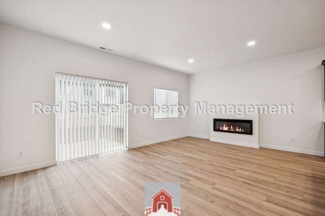 Building Photo - 2795 S Heather St