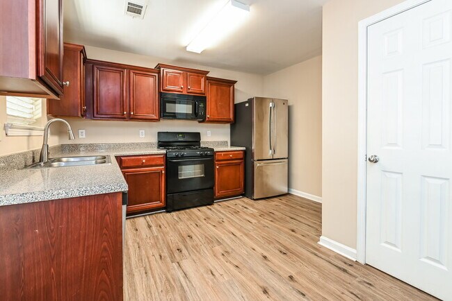 Building Photo - 347 Hidden Creek Ln