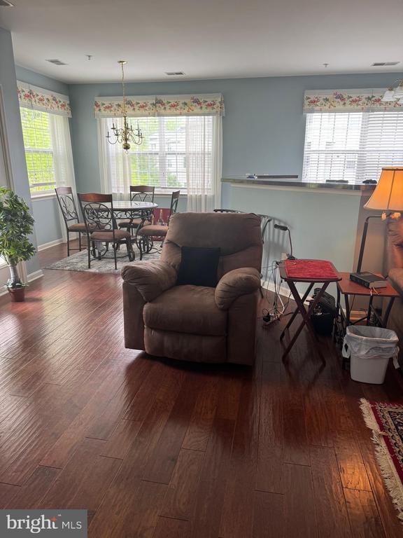 Building Photo - 2604 Chapel Lake Dr