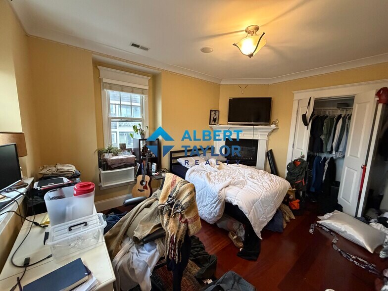 Building Photo - 15 Eldora St