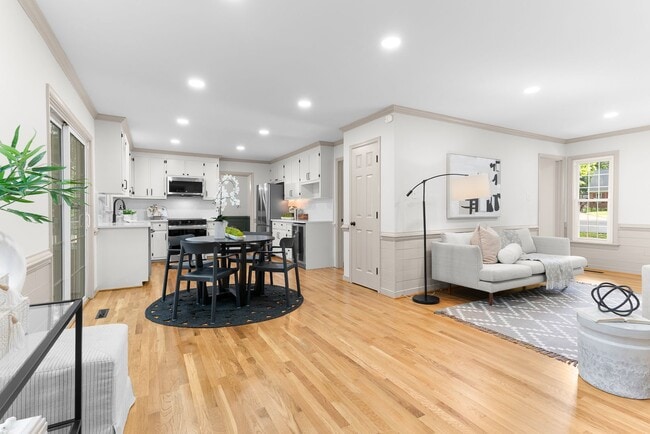 Building Photo - $3,000 / 4 br / 3 ba / 2,012 sqft