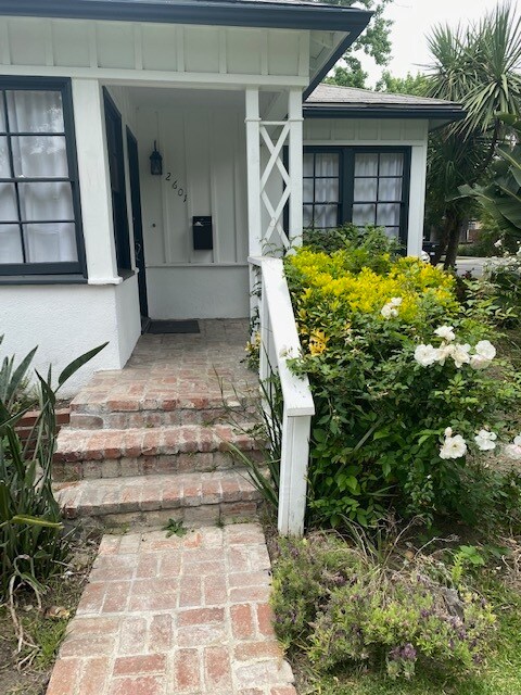 Building Photo - 2601 Castle Heights Pl