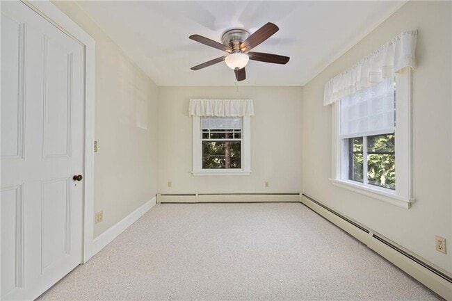 Building Photo - 107 Old Beach Rd