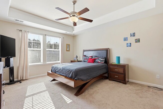Building Photo - 225 Willow Point Cir