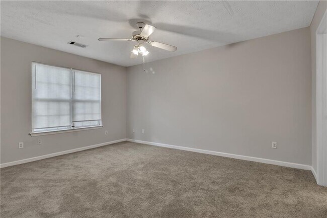 Building Photo - 7955 Trinity Park Dr