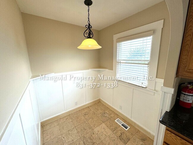 Building Photo - Great Home Located In New Monterey Neighbo...