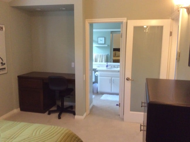 Second bedroom with its own bathroom - 824 16th St