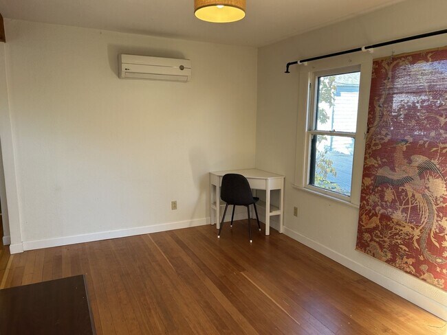 Building Photo - Lovely 1 Bedroom, 1 Bathroom Unit with Office in West Petaluma