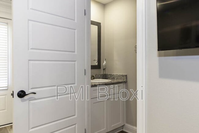 Building Photo - 143 Coral Breeze Dr