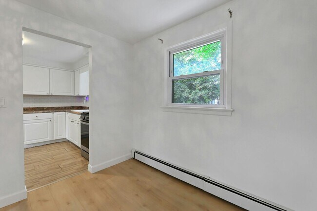 Building Photo - 130 Mt Vernon St