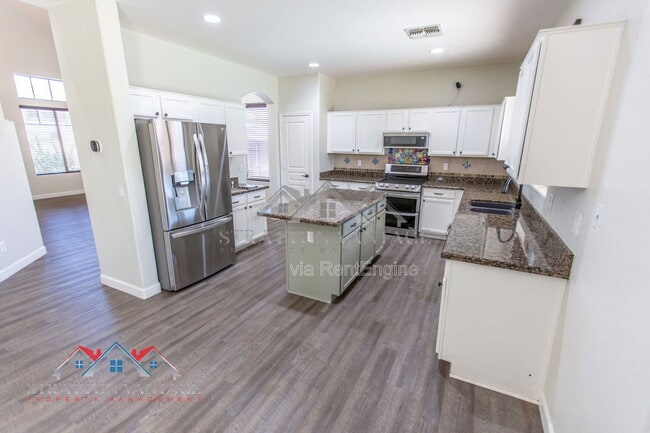 Building Photo - 14099 W Riviera Dr