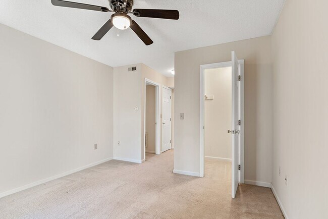 Building Photo - Location, Location, Location!