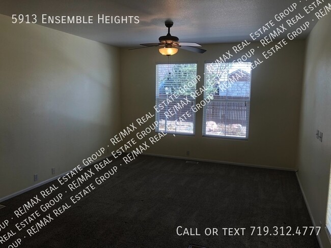 Building Photo - 5913 Ensemble Heights