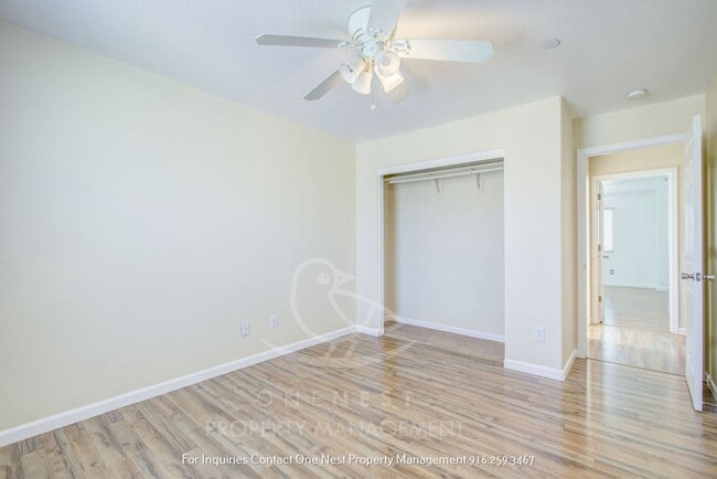 Building Photo - Huge home, Lincoln Crossing - walking dist...