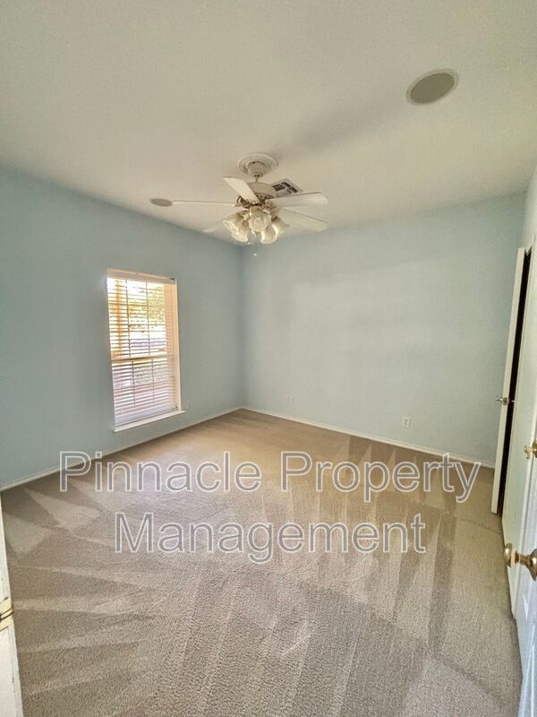 Building Photo - 1 Southridge Dr