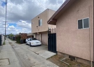Building Photo - 923 E 21st St