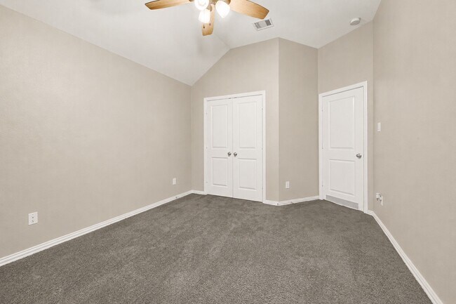 Building Photo - 5104 Chapel Heights Dr