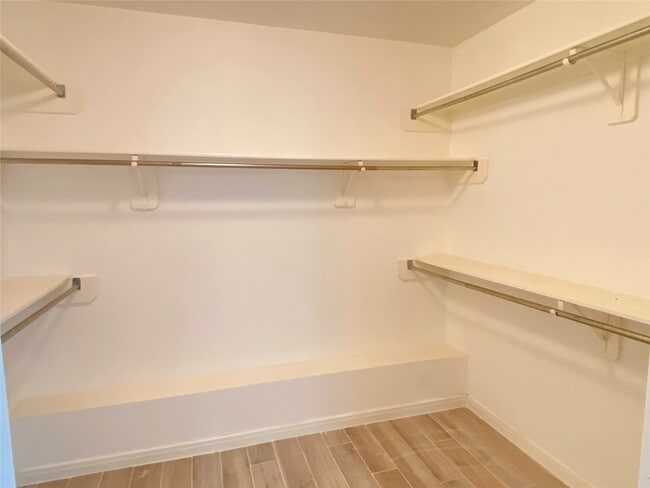 Building Photo - 4223 Fieldview Ct