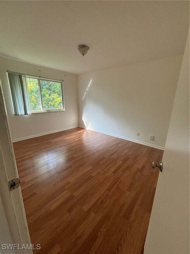 Building Photo - 5386 16th Pl SW