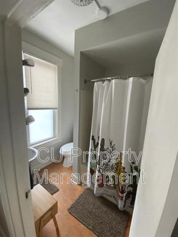 Building Photo - 415 N Neil St