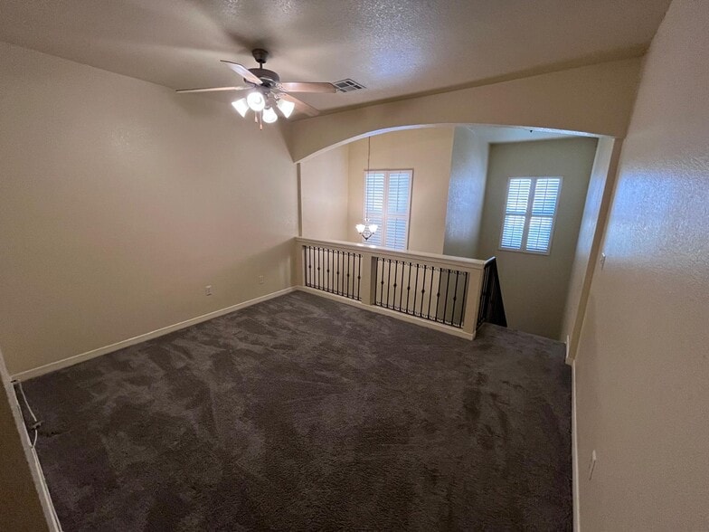 Building Photo - 3150 N Yarbrough Dr