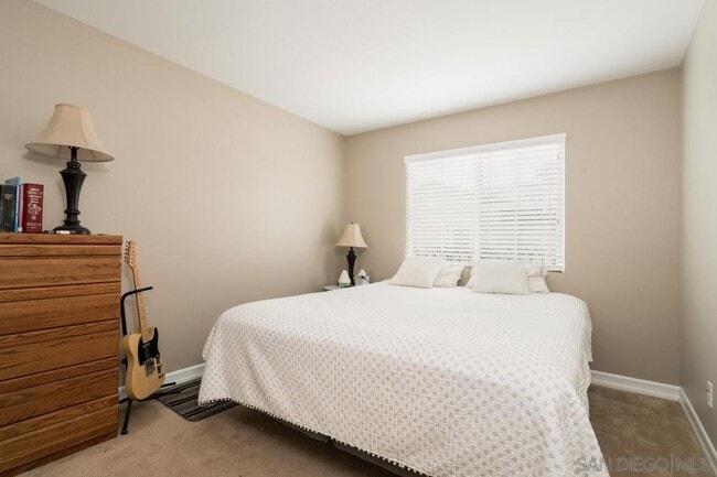 Building Photo - Beautifully maintained town home in the sought after community of Ravenna at 4S Ranch!